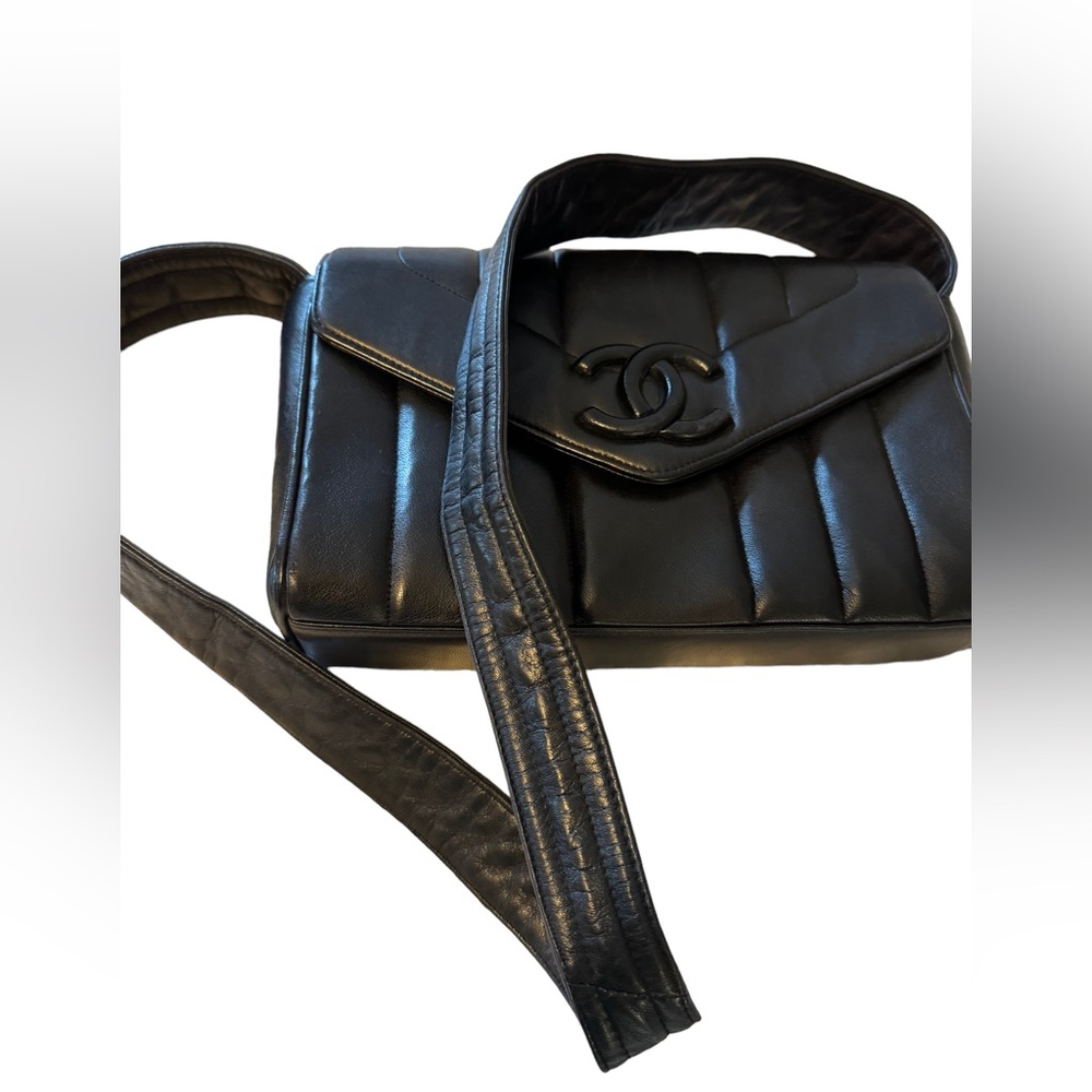 CHANEL Karl Lagerfeld Vertical Chevron Flap Bag CC Lambskin Shoulder Bag Black - Picture 6 of 16